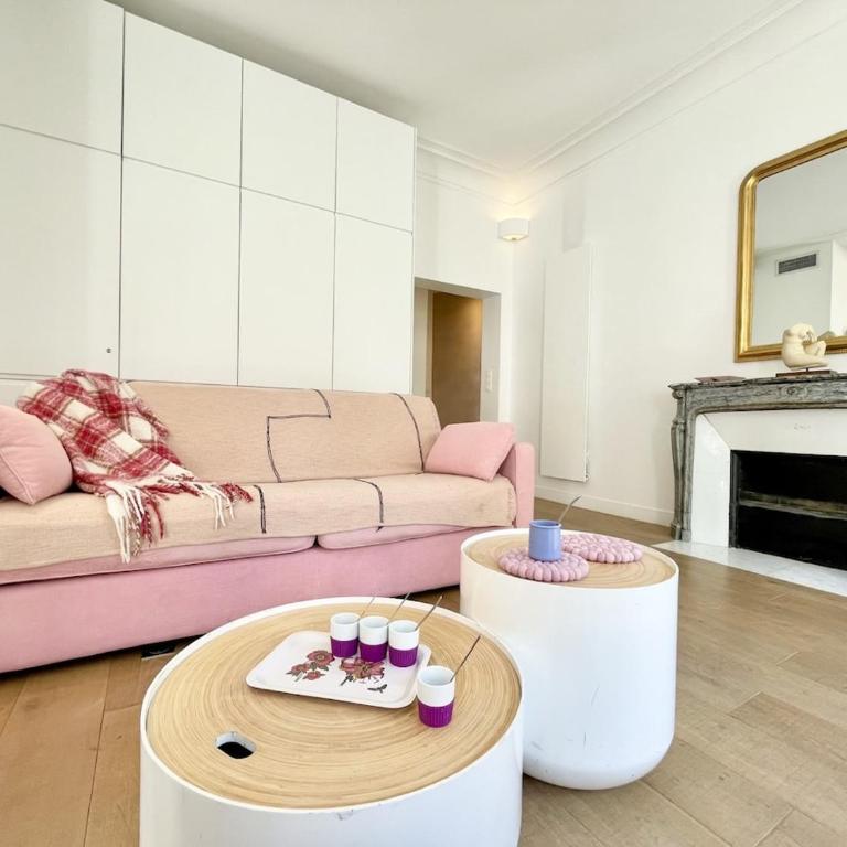 Parisian Home 2 bedrooms Montorgueil 090 - Three-Bedroom Apartment - 17