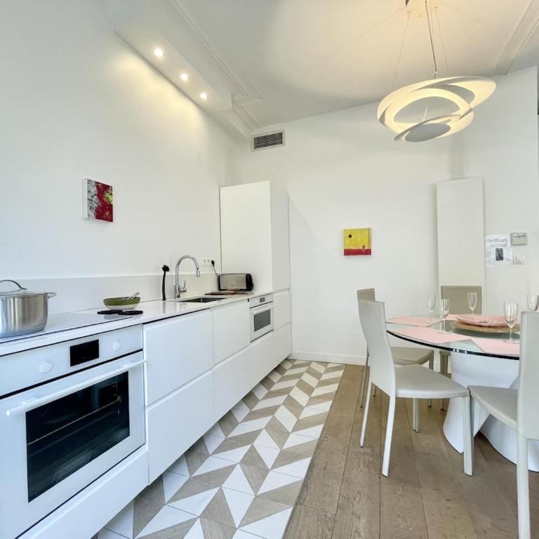 Parisian Home 2 bedrooms Montorgueil 090 - Three-Bedroom Apartment - 20