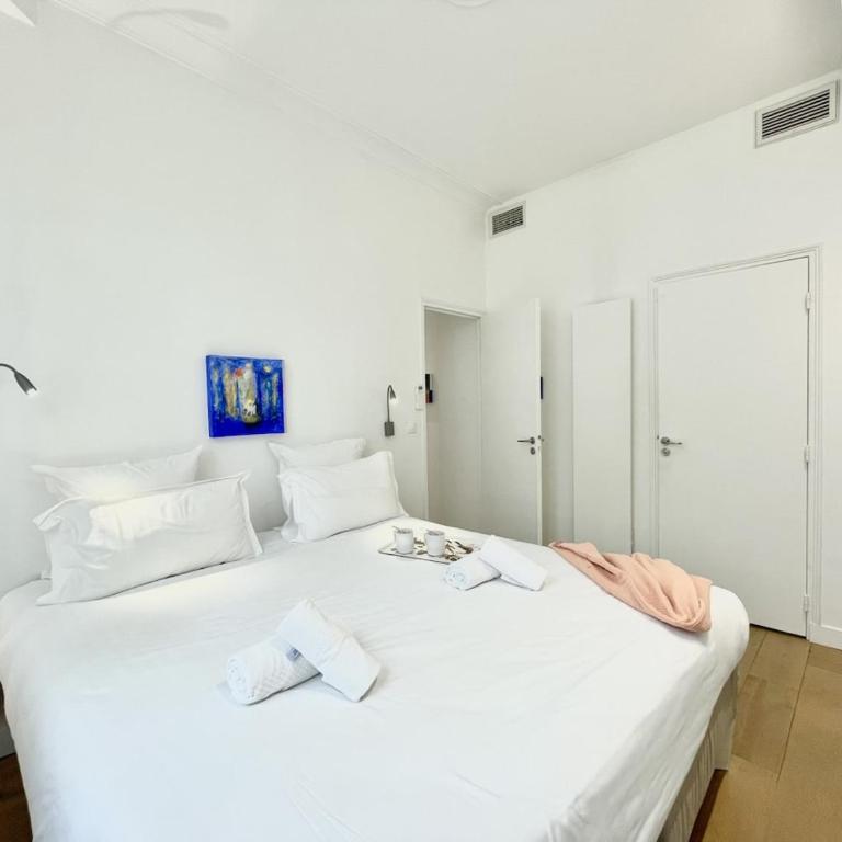 Parisian Home 2 bedrooms Montorgueil 090 - Three-Bedroom Apartment - 21