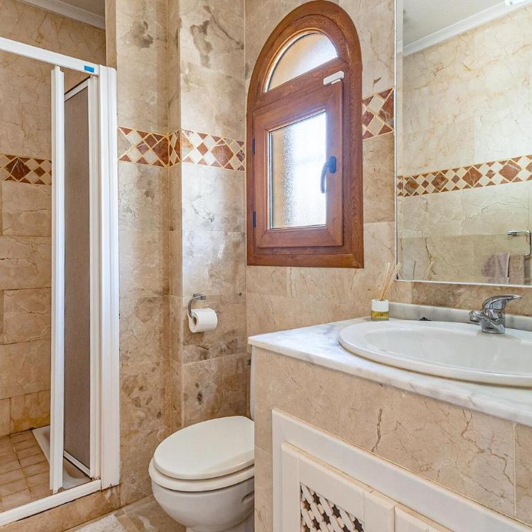 Beautiful Home In Orihuela Costa - Casa de vacaciones de 2 dormitorios - 12