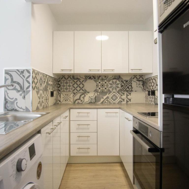 Acapulco Playa Centro Nerja con Piscina y Parking - Apartamento de 1 dormitorio - 10