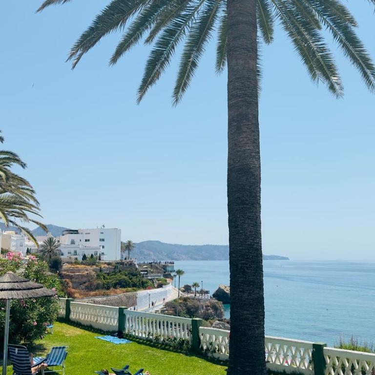 Acapulco Playa Centro Nerja con Piscina y Parking - Apartamento de 1 dormitorio - 1