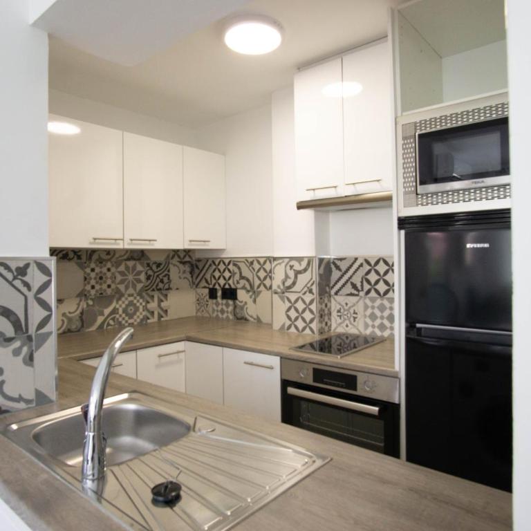 Acapulco Playa Centro Nerja con Piscina y Parking - Apartamento de 1 dormitorio - 11