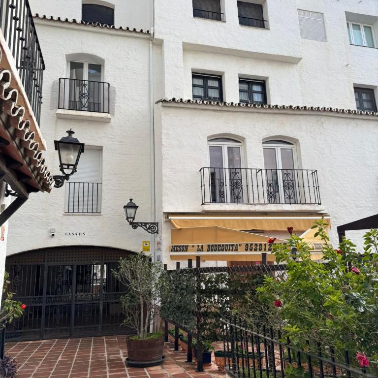 Apartamento dentro de Puerto Banus - Two-Bedroom Apartment - 18