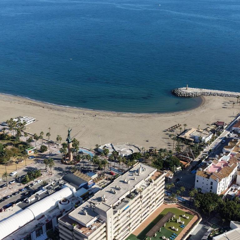 Apartamento dentro de Puerto Banus - Two-Bedroom Apartment - 23