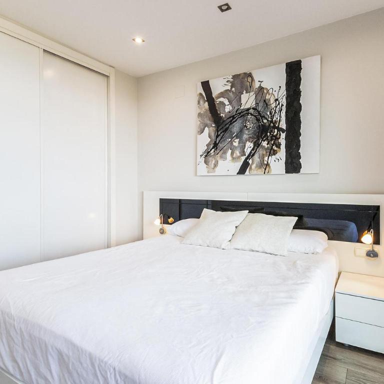 Beautiful Apartment In Villajoyosa - Three-Bedroom Apartment - 11