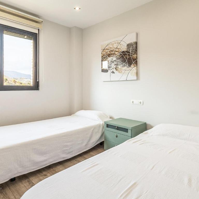 Beautiful Apartment In Villajoyosa - Three-Bedroom Apartment - 12