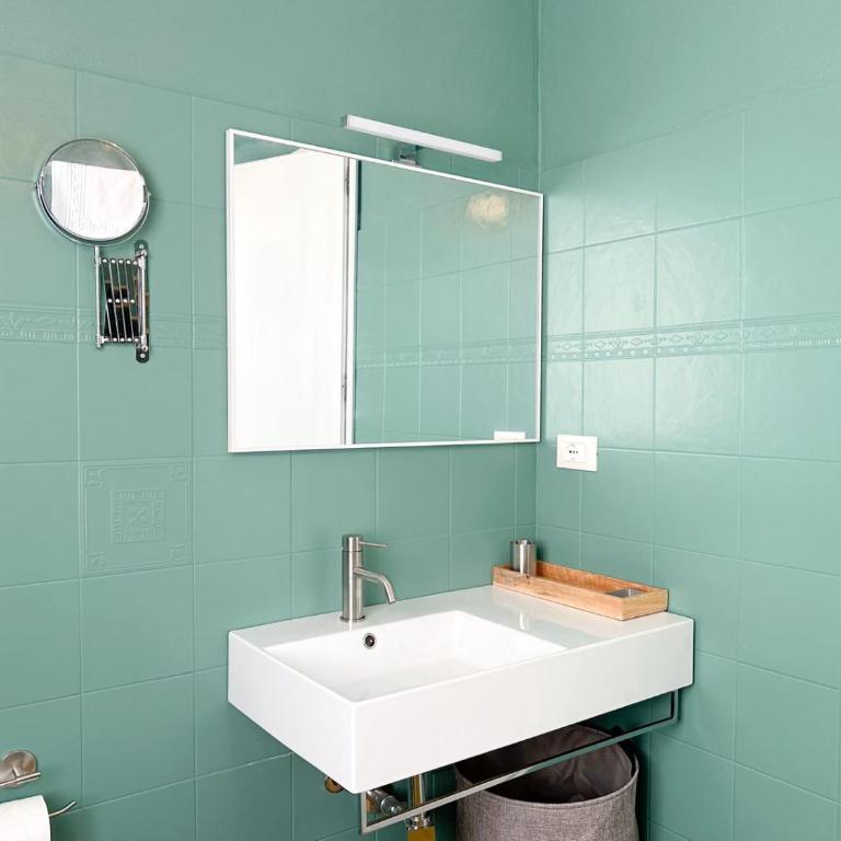 Cielo D'Alcamo Palazzo Antichi Quartieri - Deluxe Quadruple Room - 3