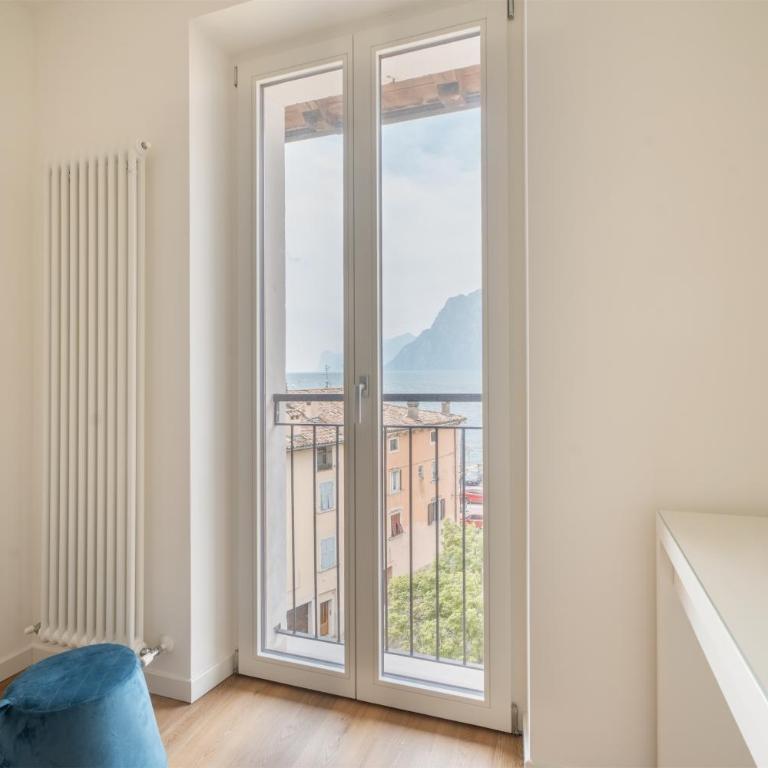 GARDA LIVING APARTMENTS Torbole 2 - Apartment mit 2 Schlafzimmern und Seeblick - 7