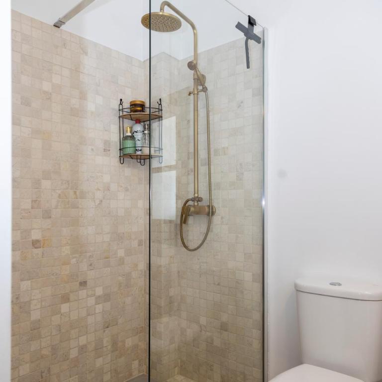 Above the Iconic Portal Vell - Apartamento de 2 dormitorios con balcón - 16