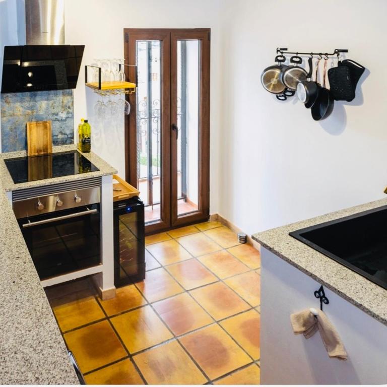 Above the Iconic Portal Vell - Apartamento de 2 dormitorios con balcón - 18