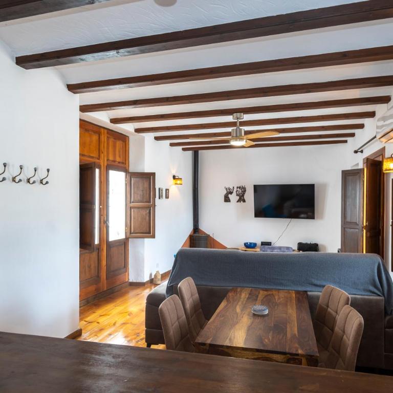 Above the Iconic Portal Vell - Apartamento de 2 dormitorios con balcón - 23