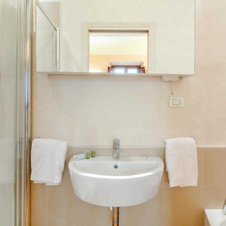 Art Apartment Oltrarno - Appartamento con 2 Camere da Letto - 19