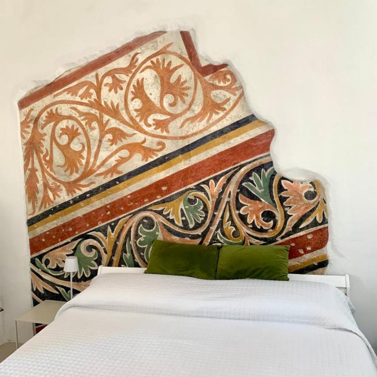 Bright frescoed attic in the city center, parking free! Brescia - One-Bedroom Apartment - 71