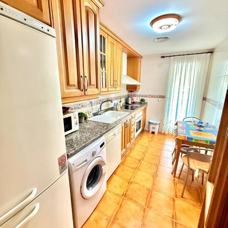 2 Bedroom Apartment in Puerto Marina - Apartamento de 2 dormitorios con balcón - 37