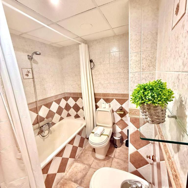2 Bedroom Apartment in Puerto Marina - Apartamento de 2 dormitorios con balcón - 38