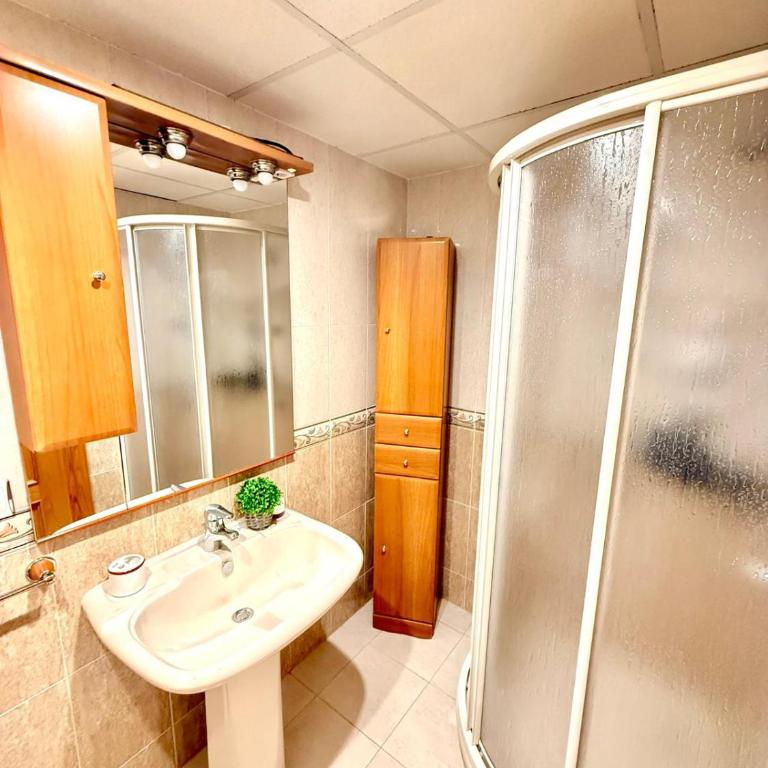 2 Bedroom Apartment in Puerto Marina - Apartamento de 2 dormitorios con balcón - 36