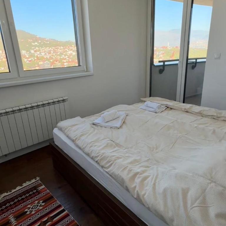 Spacious Apartment with Stunning Views & Many Beds - Apartman sa 3 Spavaće Sobe - 9