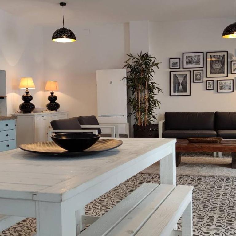 Casa Típica con Terraza - Casa de 3 dormitorios - 1