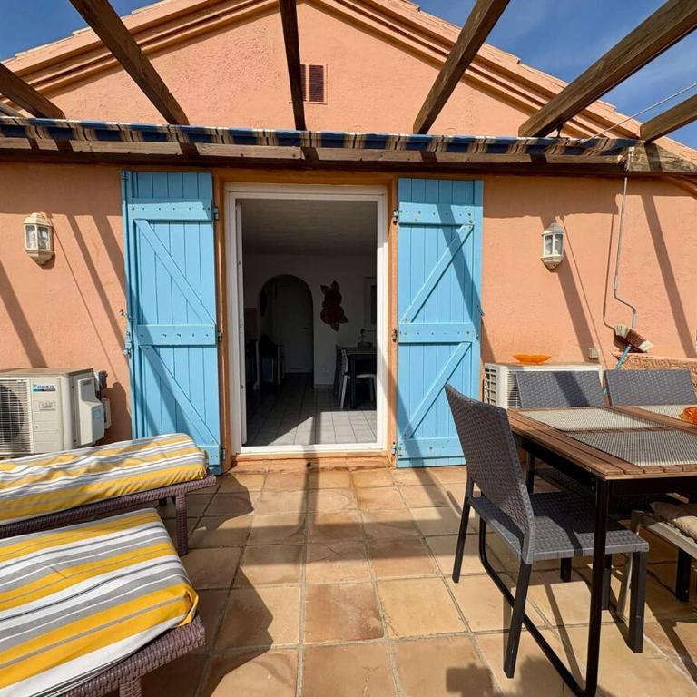 Le France La Bergerie - One-Bedroom Apartment with Sea View and Balcony - 38