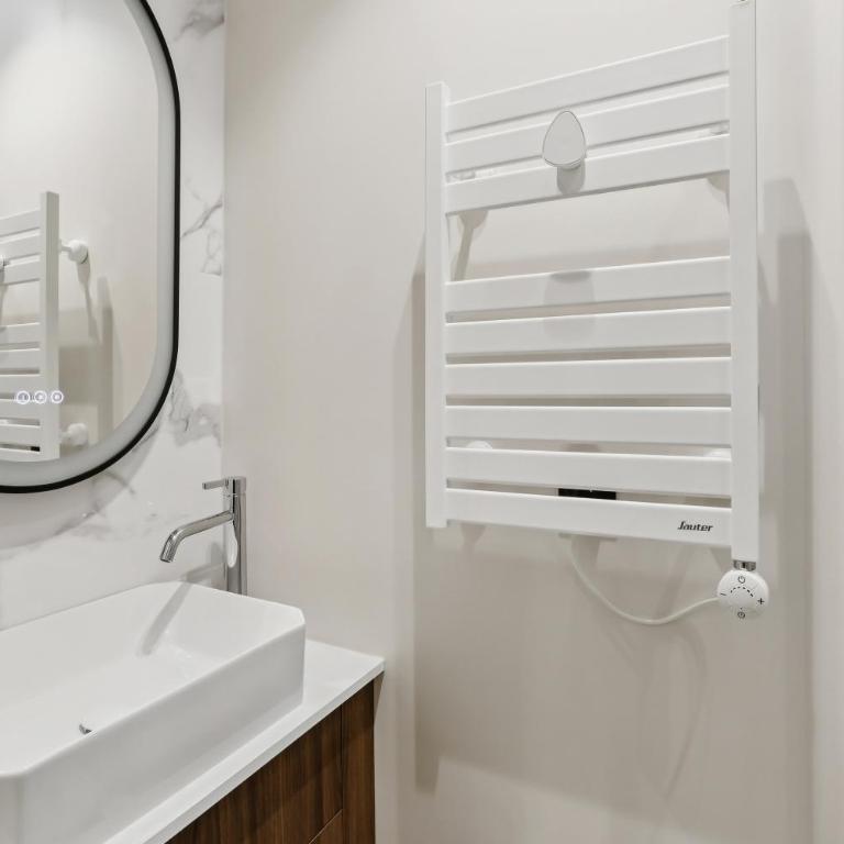 Lavie Maison Marais Hot Tub AC - Apartment - 24