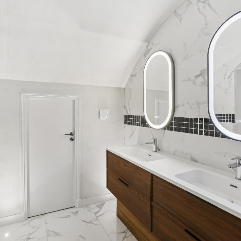 Lavie Maison Marais Hot Tub AC - Apartment - 22