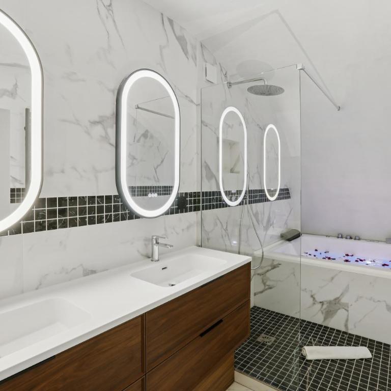 Lavie Maison Marais Hot Tub AC - Apartment - 21