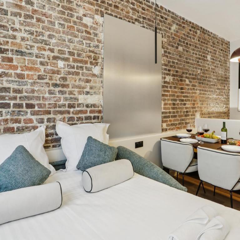 Lavie Maison Marais Hot Tub AC - Apartment - 14