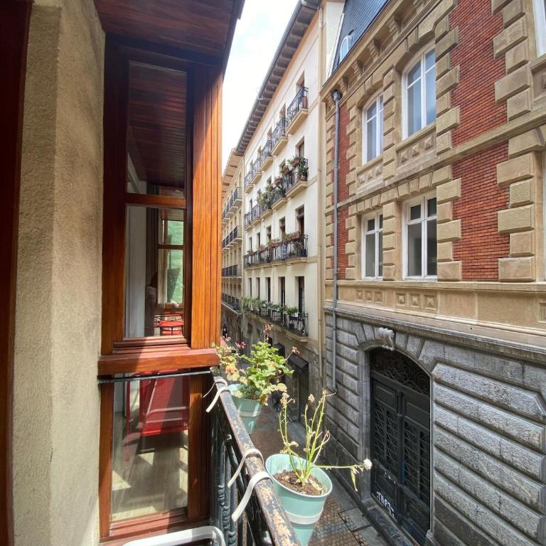 Ekhilore II Bilbao Old Town - Two-Bedroom Apartment - 2