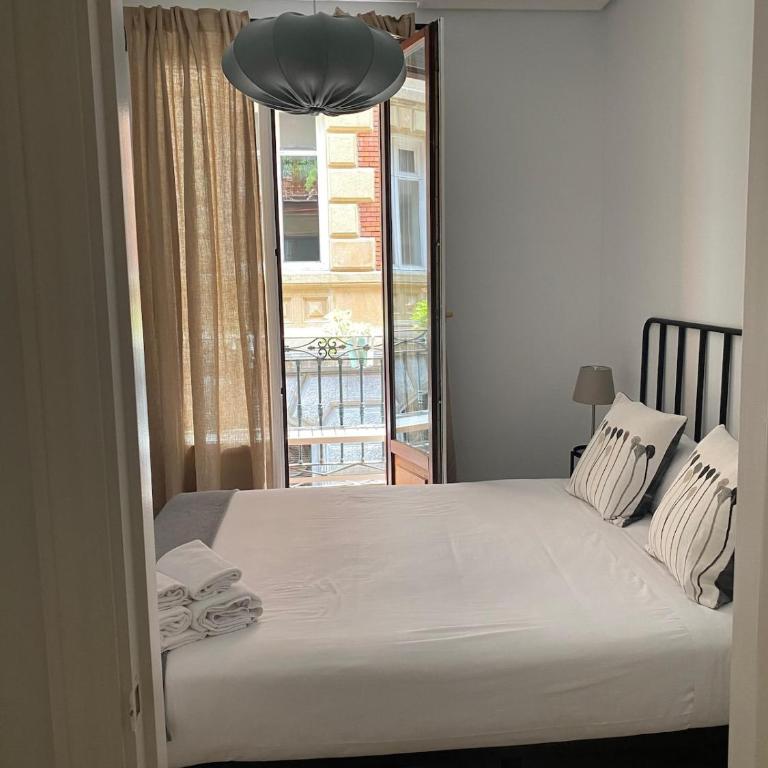 Ekhilore II Bilbao Old Town - Two-Bedroom Apartment - 11