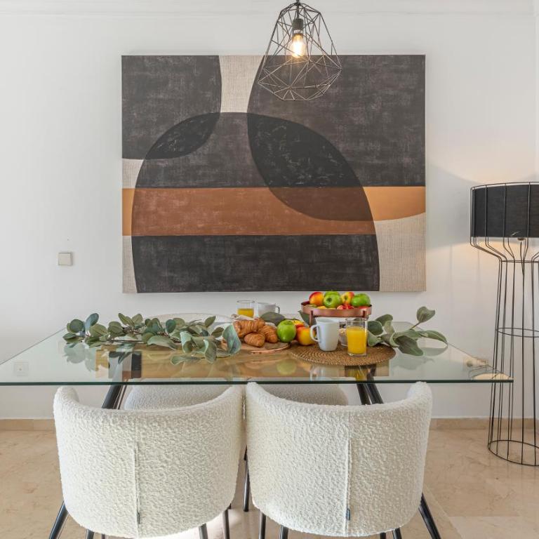 VACATION MARBELLA I Central Puerto Banus Apt, 24-7 Security, a minute from the Marina, The Sea and Luxury Shopping - Apartamento - 21