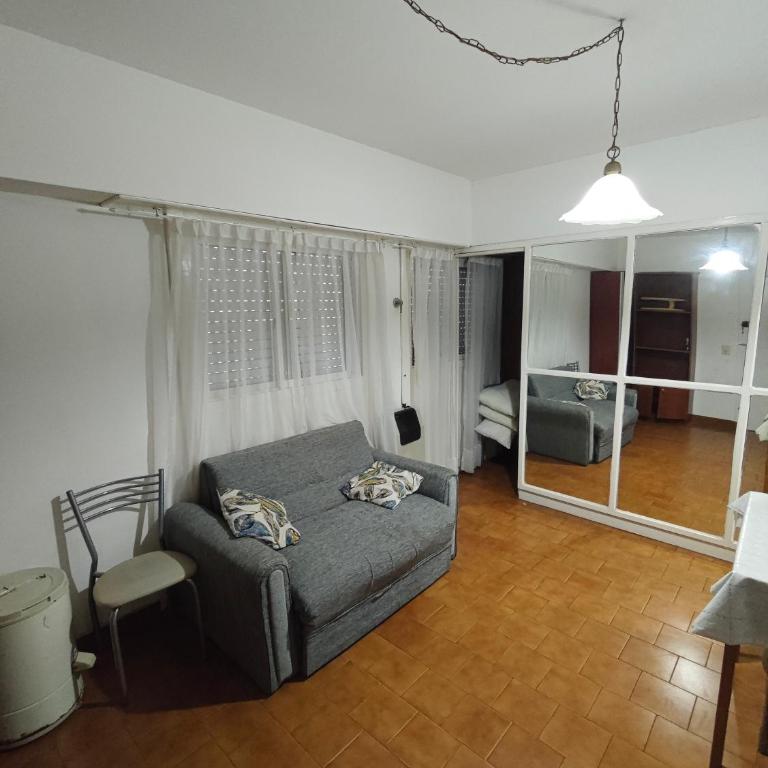 Monoambiente 3 personas La Perla a 150mts de la playa - Apartamento de 1 dormitorio - 1