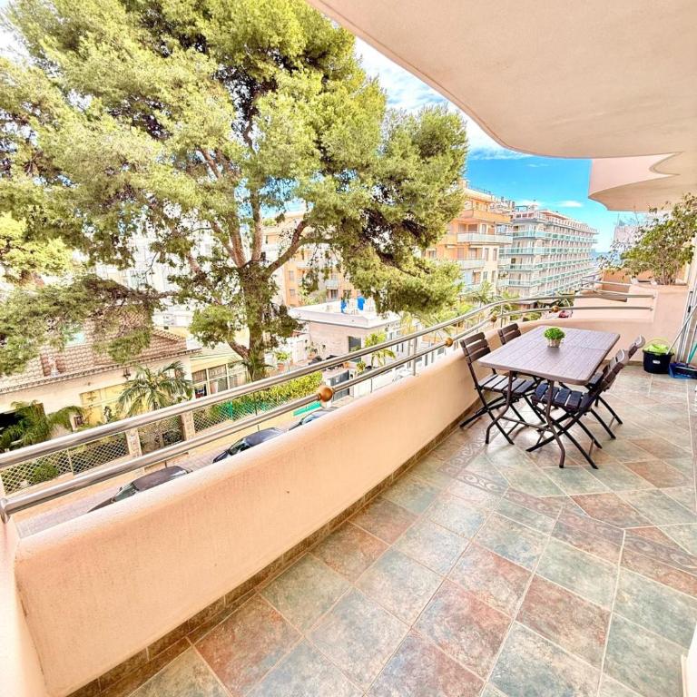 2 Bedroom Apartment in Puerto Marina - Apartamento de 2 dormitorios con balcón - 1