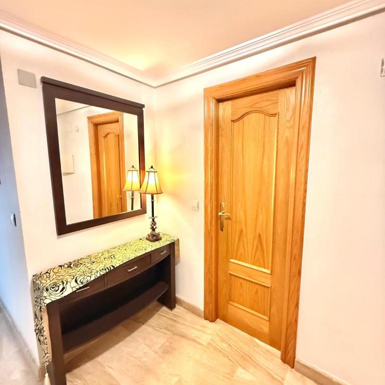 2 Bedroom Apartment in Puerto Marina - Apartamento de 2 dormitorios con balcón - 17
