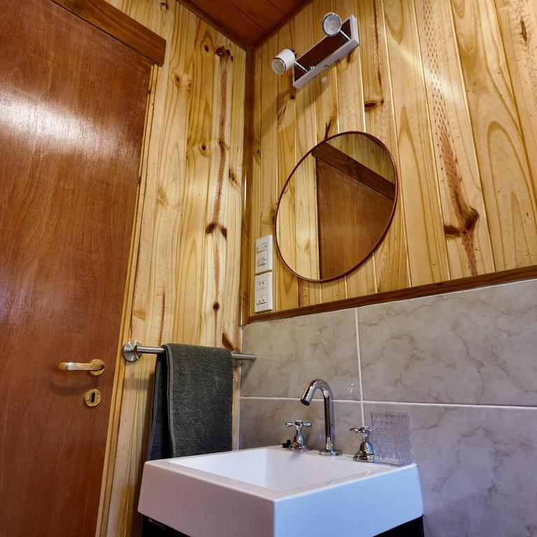 Premium Cabin in El Bolsón - One-Bedroom Chalet - 9