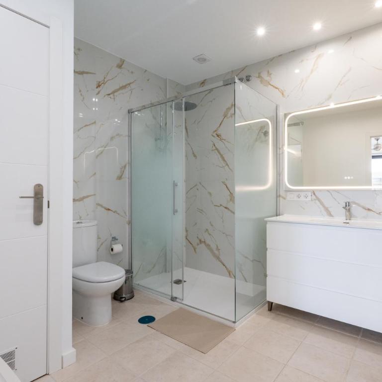 Acogedor dúplex 8B con amplia terraza y vistas al mar - Apartamento de 2 dormitorios - 20