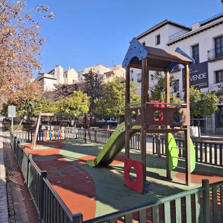 Large apartment in Albayzin & Center - Two-Bedroom Apartment with City View - 20