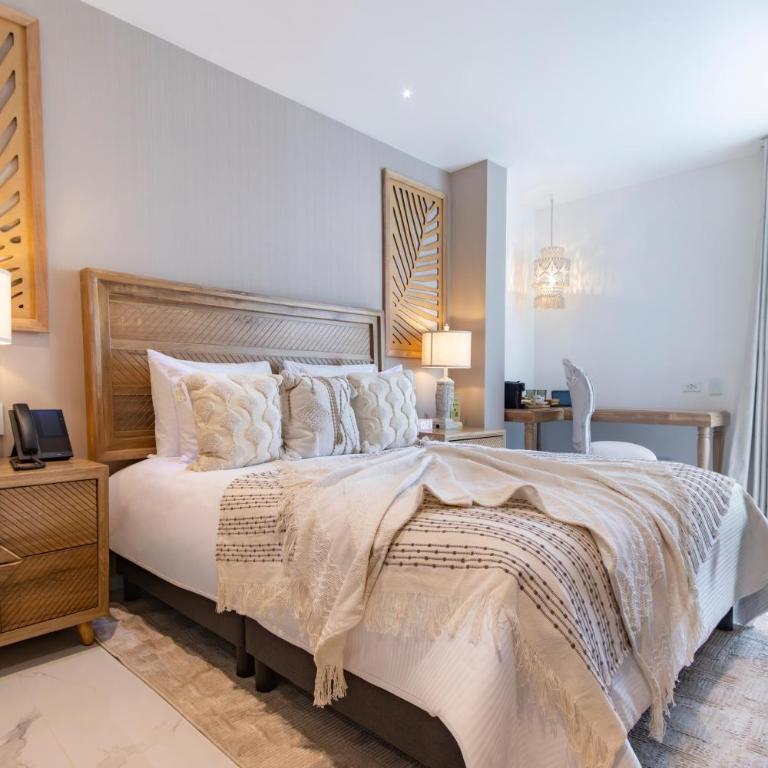 Berthas Collection By EM Hotels - Deluxe Room - 5