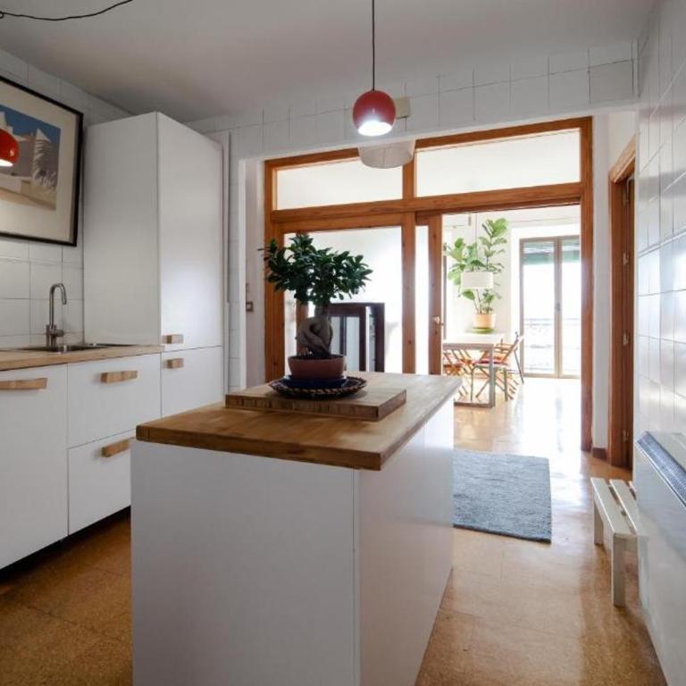 Large apartment in Albayzin & Center - Two-Bedroom Apartment with City View - 12