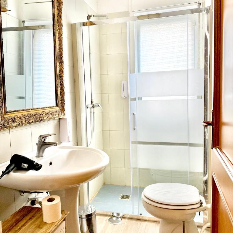 Puglia Low-Cost, Holiday Home - Double Room with Shared Bathroom - 4