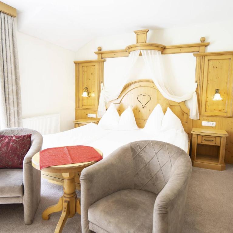 Hotel Ischgl - Classic Dreibettzimmer - 5