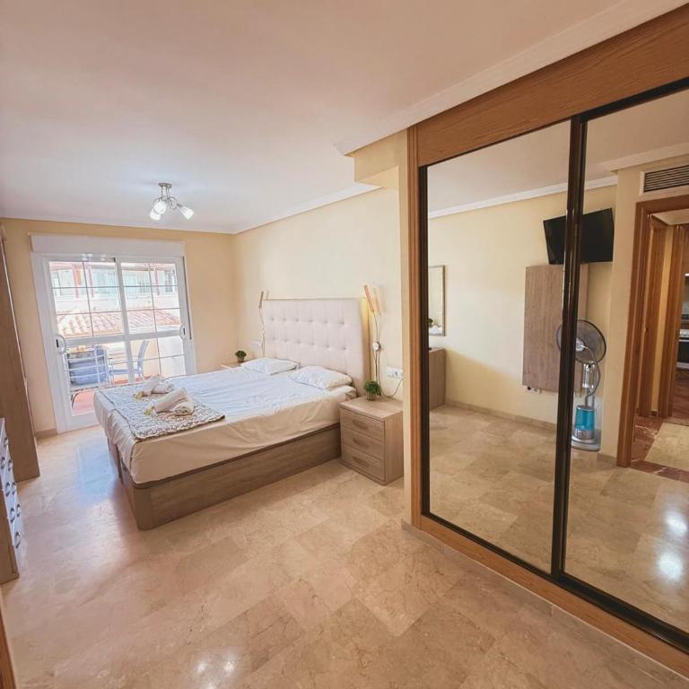 Large Apartment with Sea Views & Terrace - One-Bedroom Apartment - 6