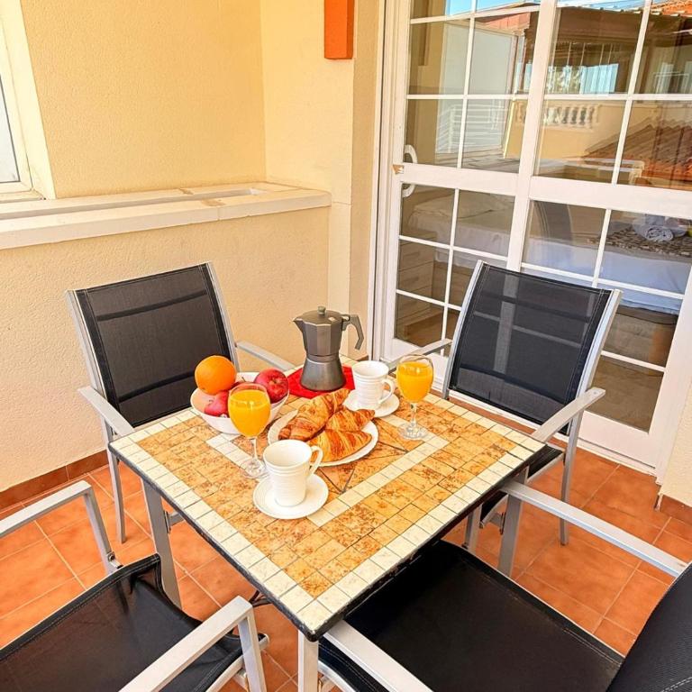 Large Apartment with Sea Views & Terrace - One-Bedroom Apartment - 27