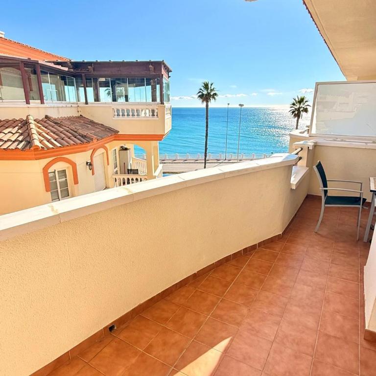 Large Apartment with Sea Views & Terrace - One-Bedroom Apartment - 24