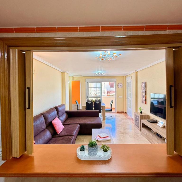 Large Apartment with Sea Views & Terrace - One-Bedroom Apartment - 14
