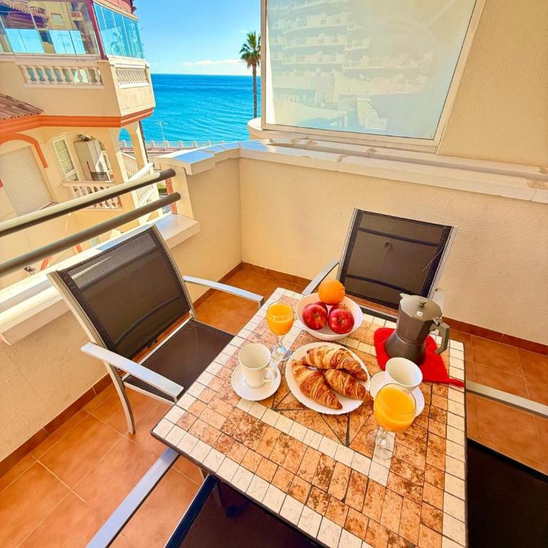 Large Apartment with Sea Views & Terrace - One-Bedroom Apartment - 25