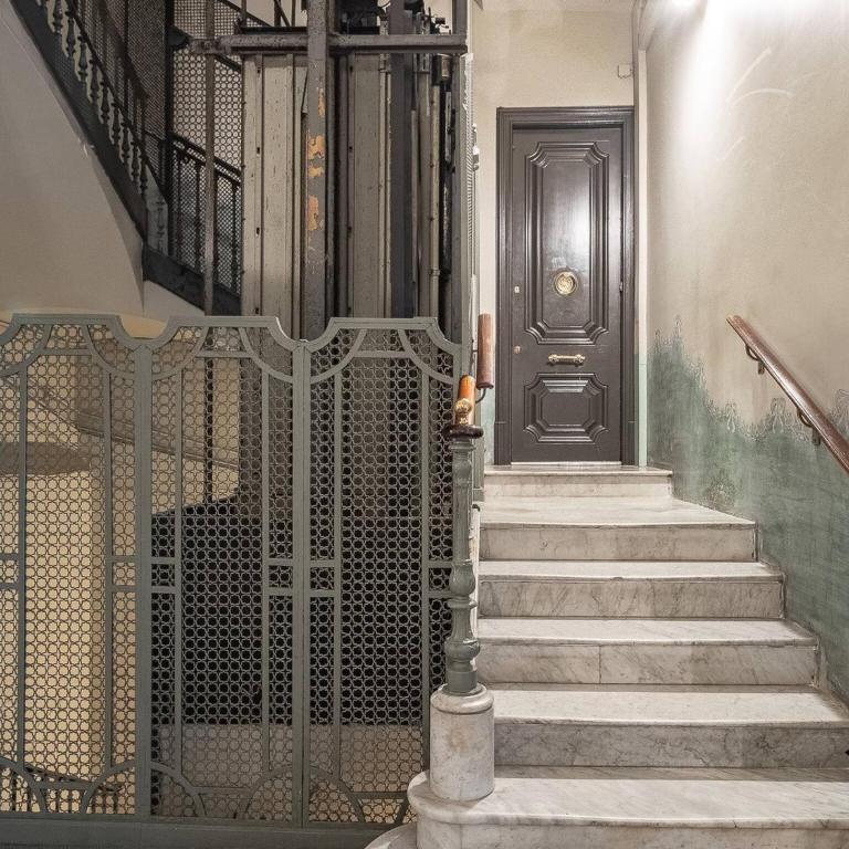 Moderno Apartamento en el Corazón de Barcelona - Three-Bedroom Apartment - 38