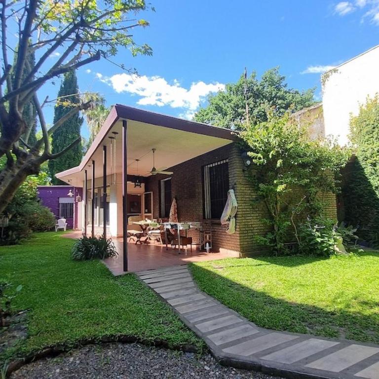 Villa Selva - Casa de diseño con jardín en Vicente López - Five-Bedroom House - 1