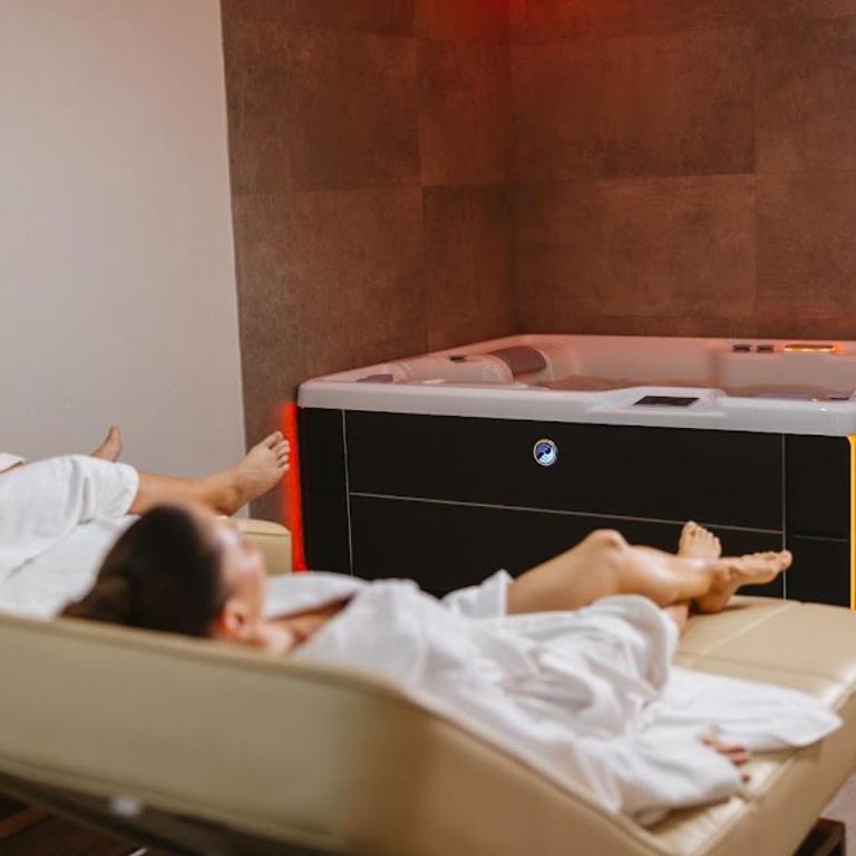 Premium Planet Deluxe & SPA - One-Bedroom Apartment - 13