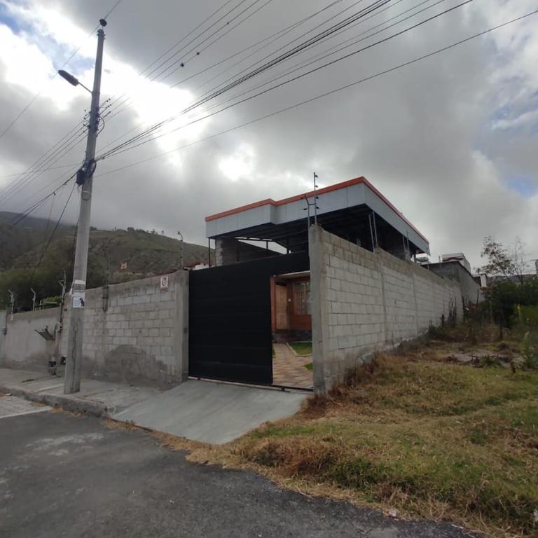 Casa independiente en la mitad del mundo - Three-Bedroom House - 5
